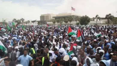 صورة وقفة احتجاجية في نواكشوط أمام السفارة الأمريكية دعماً لغزة