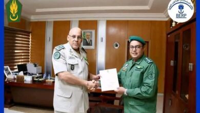 صورة تكريم عناصر من الدرك شاركوا فى تفكيك عصابة تنشط فى مجال الممنوعات (صور)