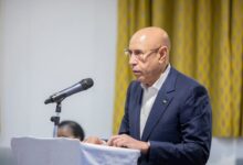 صورة رئيس الجمهورية محمد ولد الشيخ الغزواني ونظيره السينغالي على المنصة العائمة (إيجاز صحفي)