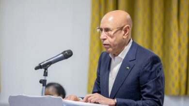 صورة رئيس الجمهورية محمد ولد الشيخ الغزواني ونظيره السينغالي على المنصة العائمة (إيجاز صحفي)