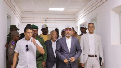 صورة المندوب العام للتآزر يدشن نقطة صحية متكاملة في واد إنيتي بولاية الحوض الشرقي (صور)