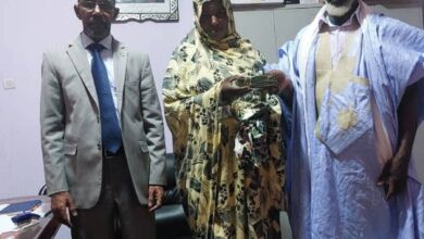صورة الهيئة الوطنية لمحاربة الاتجار بالأشخاص تقدم دعما نقديا لضحايا في الحوض الشرقي (صور)