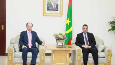 صورة الوزير الأول يستقبل السفير الإسباني في نواكشوط (صور)