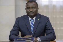 صورة وزير الوظيفة العمومية والعمل يتوجه إلى المملكة المغربية