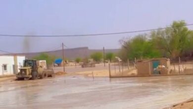 صورة سيول عارمة تضرب بومديد وتلحق أضراراً بالمنازل والبنى التحتية