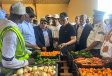 صورة وزير الزراعة يتفقد مشاريع الري والحصاد بكرمسين وروصو (صور)