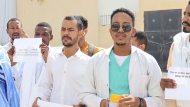 صورة العشرات من خريجي البيلوجيا ينظمون وقفة احتجاجية للمطالبة بالإدماج في الوظيفة العمومية (صور)