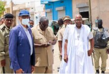 صورة والي نواكشوط الجنوبية يؤدي زيارة تفقدية لأسواق الميناء ويشدد على ضرورة التنظيم والنظافة (صور)