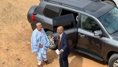 صورة الوزير الأمين لرئاسة الجمهورية يصل النعمة لقضاء عطلته السنوية