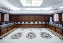 صورة مجلس الوزراء يصادق على تعديلات في قانون الصيدلة ويقر مراسيم وتعيينات جديدة