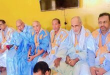 صورة استقبال واحتفاء بالوزير الأول الأسبق يحي ولد حدمين في منزل رجل الأعمال المختار ولد إعل بالنعمة (صور)