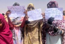 صورة سكان أتواجيل ينظمون وقفة احتجاجية للمطالبة بطبيب وسيارة إسعاف
