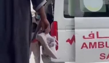 صورة إصابات في صفوف الطلاب المعتصمين أمام وزارة التعليم عقب تدخل قوات الأمن