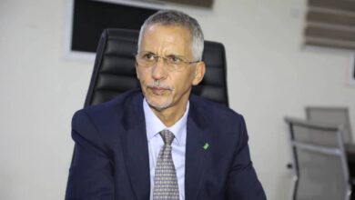 صورة مفوض حقوق الإنسان يعقد جلسة عمل مع مقرر الأمم المتحدة الخاص المعني بحقوق الإنسان للمهاجرين