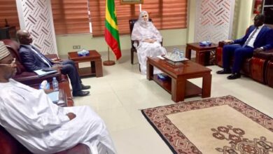صورة وزيرة التجارة والسياحة تستقبل السفير المالي في نواكشوط