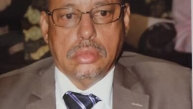 صورة عابدين ولد باب أحمد إداري بارز برؤية إصلاحية متميزة