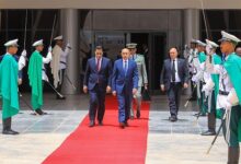 صورة الرئيس غزواني يتوجه إلى الجزائر (الوفد المرافق)