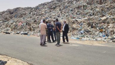 صورة الداخلية تعاين مركز طمر النفايات في نواكشوط