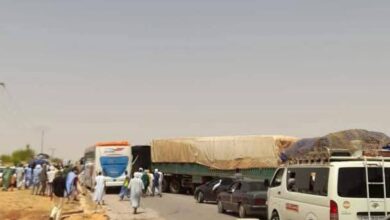صورة إغلاق طريق الأمل بين “كندلك” و”آجوير” بسبب سقوط شاحنة محملة بالبضائع (صور)