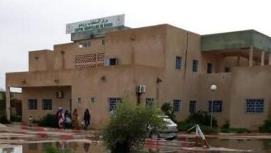 صورة وفاة طفلة وإصابة ثمانية من أسرتها بتسمم غذائي في جدر المحكن