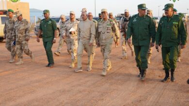 صورة وزير الدفاع يتفقد الكتيبة الموريتانية بالقوة المشتركة في انبيكت لحواش (صور)