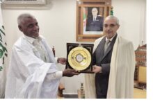 صورة رئيس المجلس الإسلامي الأعلى الجزائري يستقبل رئيس مهرجان لحويطات الدولي للتنمية والثقافة
