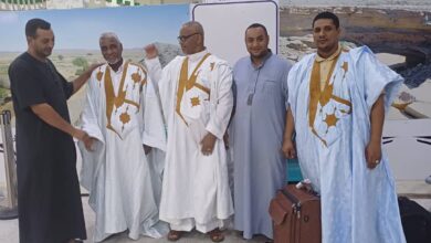 صورة رئيس مهرجان لحويطات الدولي يصل إلى تيندوف في زيارة ثقافية ودينية