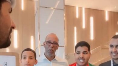 صورة شاب موريتاني يوجه رسالة مؤثرة: “الوطن يستحق أفضل من واقع الفساد