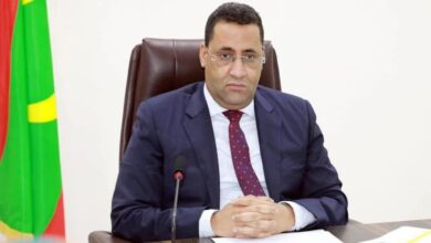 صورة الوزير الأول يطالب أعضاء الحكومة برصد أي مخالفة بالأفول أو الأفعال تتنافى وقيم الجمهورية ومعاقبة مرتكبيها (تعميم)