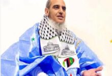 صورة رئيس حزب “تواصل” يقدّم اعتذاره للإعلاميين والمدونين بعد الجدل المثار حول عبارة “تبا لكم”