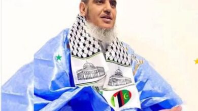 صورة رئيس حزب “تواصل” يقدّم اعتذاره للإعلاميين والمدونين بعد الجدل المثار حول عبارة “تبا لكم”