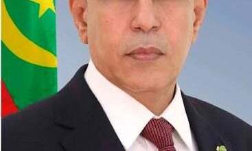 صورة إشادة رئيس الجمهورية بدور القواة المسلحة وقواة الامن تاج يعلو ولا يعلي عليه / نوح محمد محمود