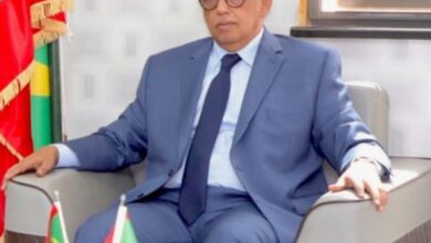 صورة وزير الشؤون الاقتصادية يغادر نواكشوط إلى باريس للمشاركة في اجتماع منظمة هام