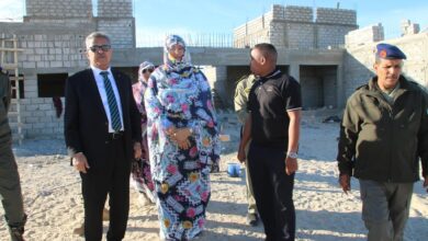 صورة وزيرة الإسكان تتفقد مشاريع البنية التحتية بنواذيبو استعدادًا لزيارة الرئيس (صور)