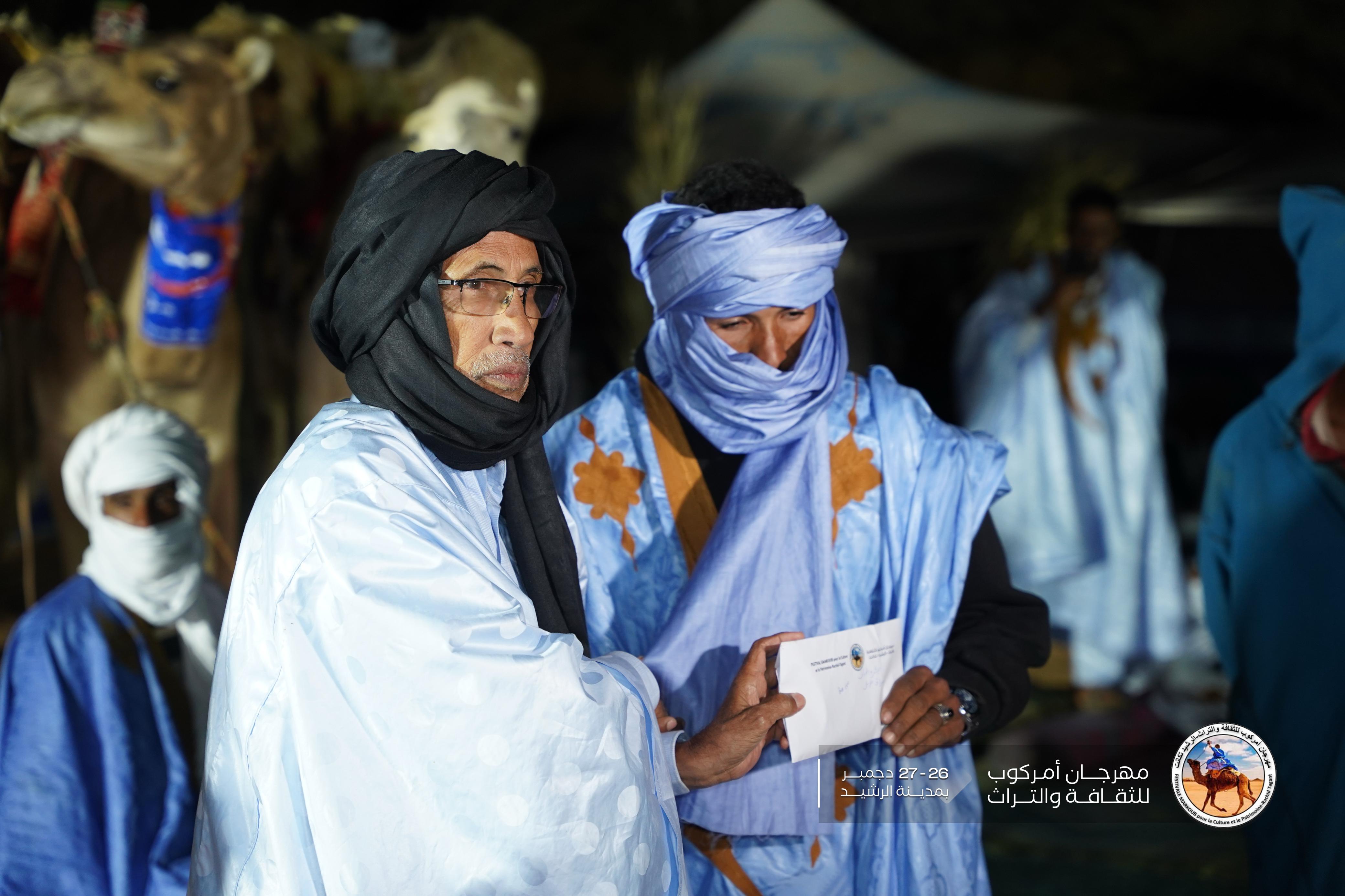 صورة تكريمات للطلبة المتفوقين والأوائل في سباق الهجن والألعاب التقليدية بمهرجان أمركوب الثقافي (صور)