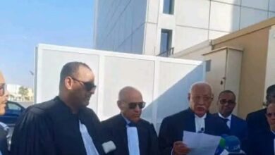 صورة ولد زروق: تقرر السماح لولد عبد العزيز بالصلاة على جثمان والده واستقبال التعازي في سجنه