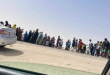 صورة نساء وأطفال يتظاهرون بالمدخل الجنوبي لمقاطعة الرياض احتجاجا على انعدام الأمن