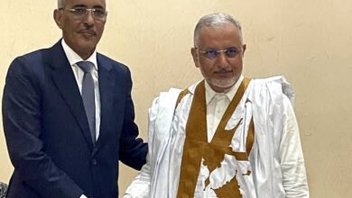 صورة أعضاء البعثة الدبلوماسية بداركار ينظمون حفل توديع للسفير محمد عالي ولد سيدي محمد (صور)