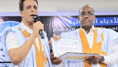 صورة الاتحاد العالمي لأدباء الحسانية يكرّم الفنان أماكه ولد دندني