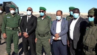 صورة الجمارك تُتلف كميات كبيرة من الأدوية والخمور والمواد منتهية الصلاحية بنواذيبو