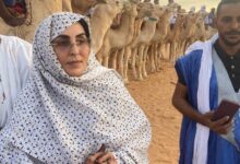 صورة النائب أمقيرة بنت الوداني في طليعة حاضري العرض التجريبي لمهرجان البادية