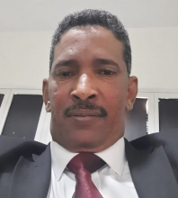 صورة فخامة رئيس الجمهورية.. قائد يجمع القوة والإيمان في زمن التحديات / نوح محمد محمود