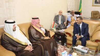 صورة وزير الثقافة والفنون والاتصال يستقبل وفدا من مجلس الشورى السعودي (صور)