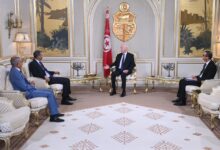 صورة مبعوثًا خاصًا لفخامة رئيس الجمهورية، معالي وزير الثقافة يسلّم رسالة خطية إلى الرئيس التونسي