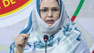 صورة الإعلان في العاصمة نواكشوط عن وفاة والد وزيرة التجارة والسباحة