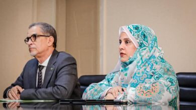 صورة اجتماع لوضع اللمسات الأخيرة وتحديد النسخة النهائية لمكونة التعليم (صور)