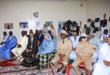 صورة السيدة الأولى تقدم مبلغ خمسة ملايين أوقية قديمة دعما لمركز ترانيم للفنون