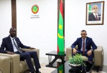 صورة وزير الصحة الجديد يستلم مهامه من سلفه