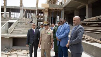 صورة الوزير يعقوب ولد سالم فال يتفقد مشاريع البرنامج الاستعجالي لتنمية نواكشوط