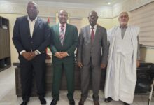 صورة وفد من مؤسسة المعارضة يلتقي رئيس لجنة حقوق الإنسان